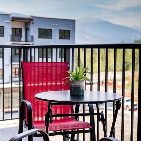 Alpine Haven By Revelstoke Vacations Apartment Bagian luar foto