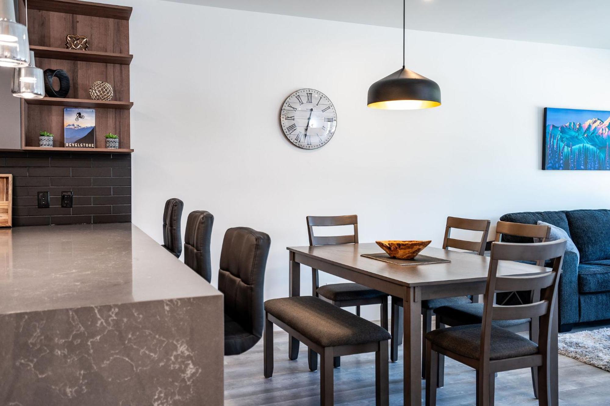 Alpine Haven By Revelstoke Vacations Apartment Bagian luar foto