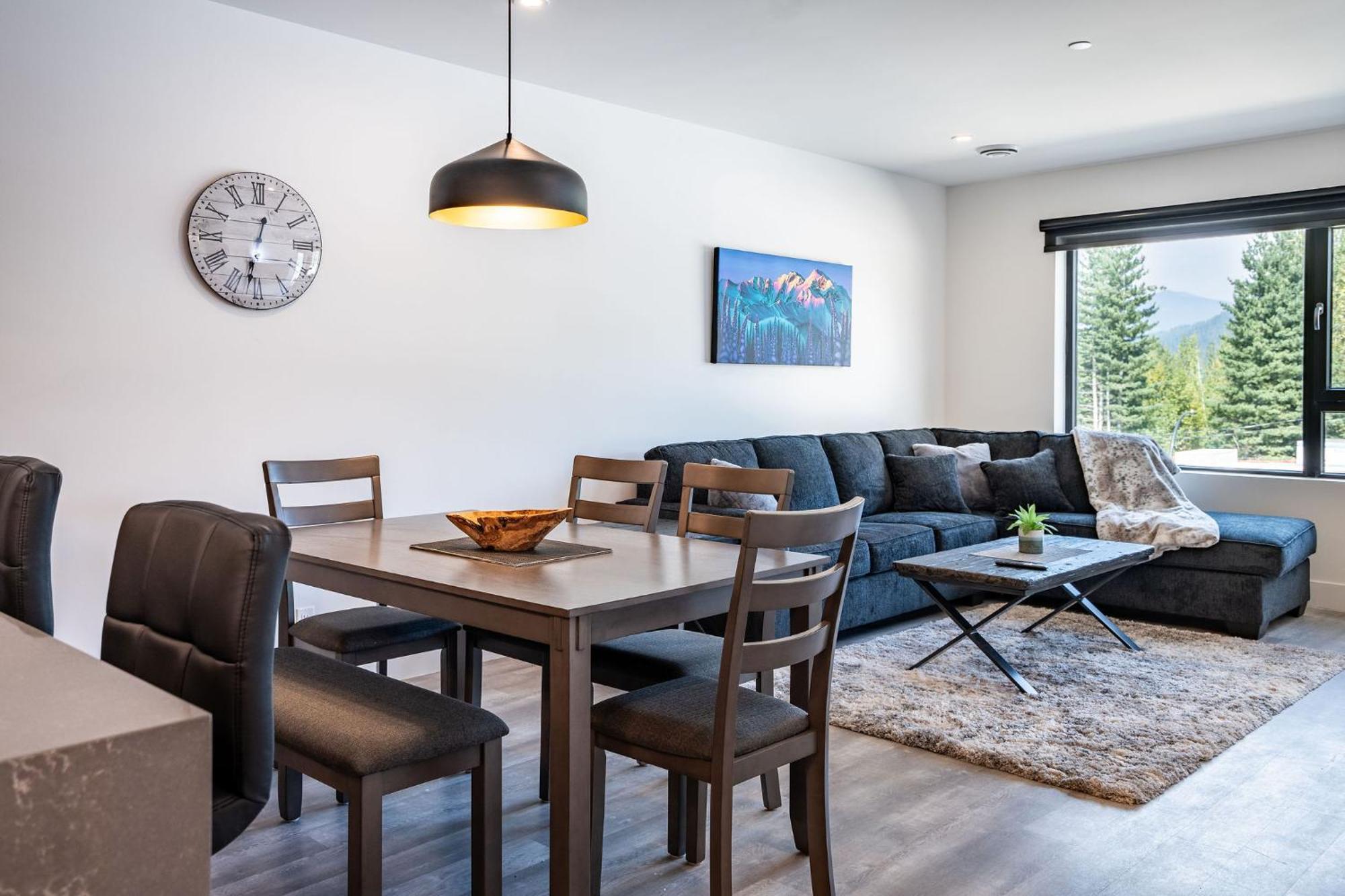 Alpine Haven By Revelstoke Vacations Apartment Bagian luar foto