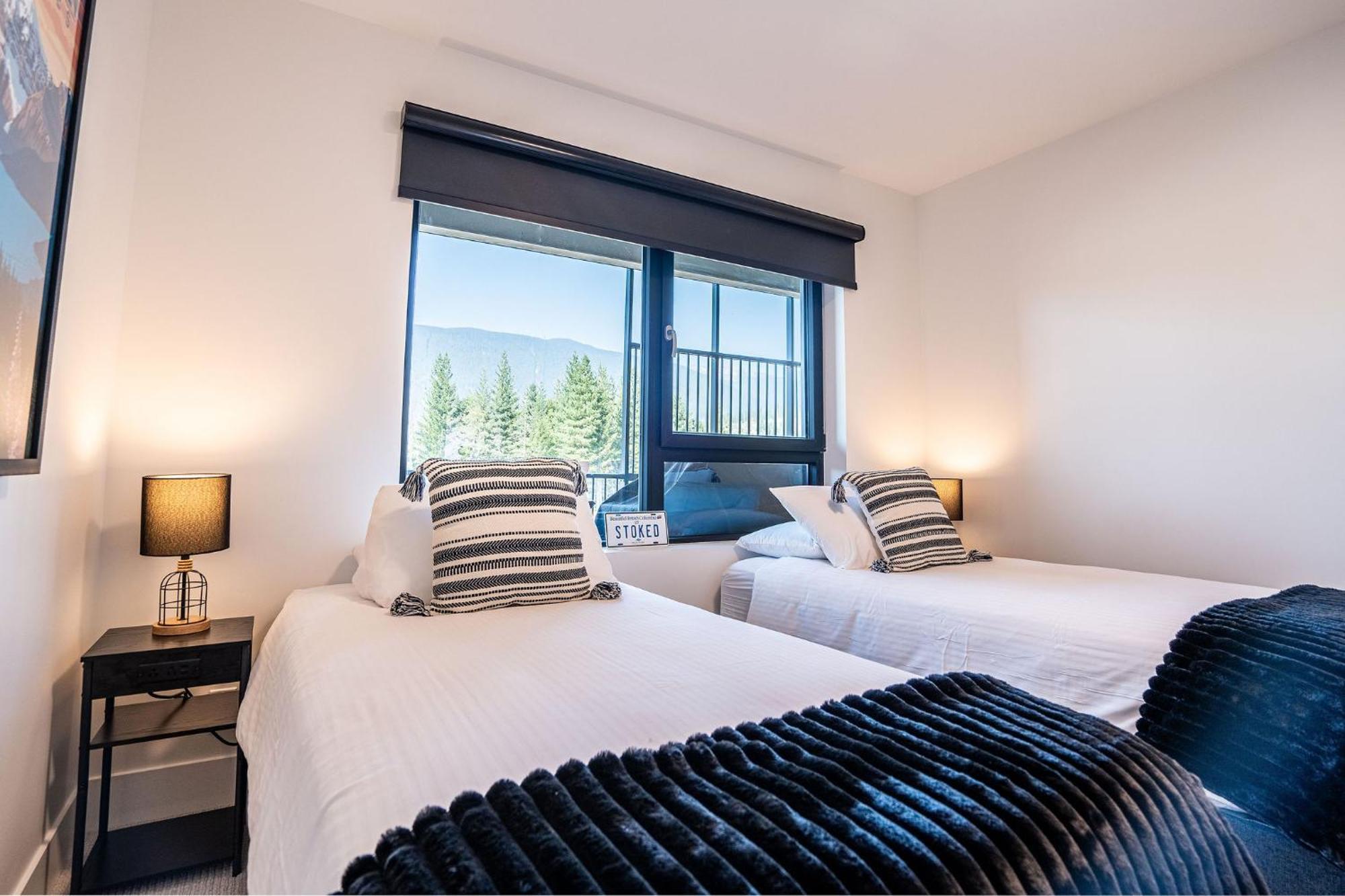 Alpine Haven By Revelstoke Vacations Apartment Bagian luar foto